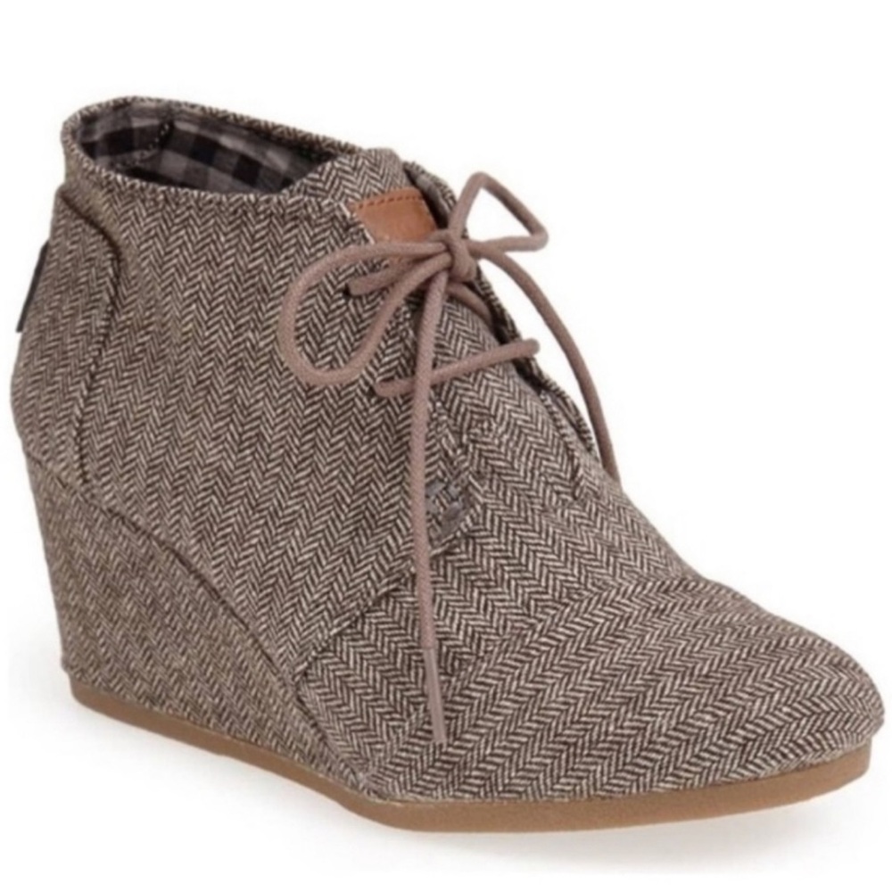 TOMS Women's Tan Herringbone Wedge Booties